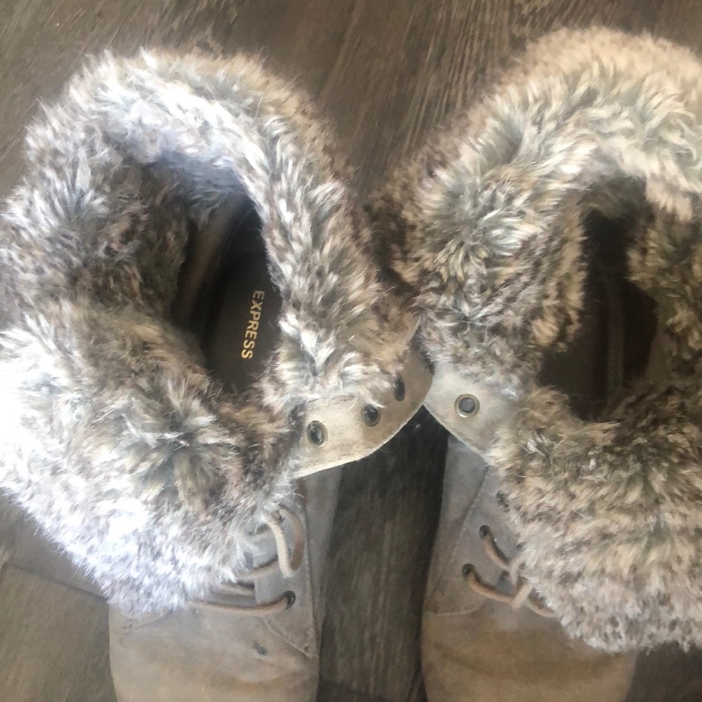 De stressed Fur Lined Boots - Picture 8 of 10